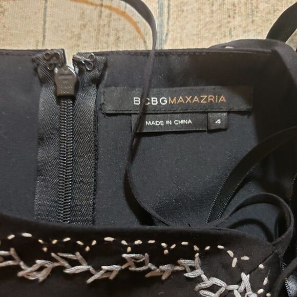 BCBGMAXAZRIA Silk Blend Sleeveless Pleated Dress - Picture 2 of 3